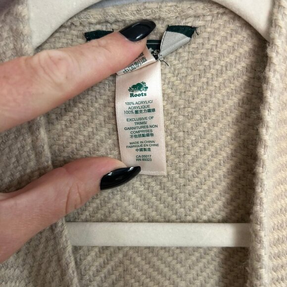 Roots Canada Women’s Poncho Shawl Wrap Ivory Gray Beige Blanket One Size - Picture 4 of 6